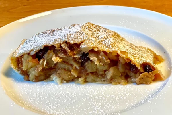 Wiener Apfelstrudel