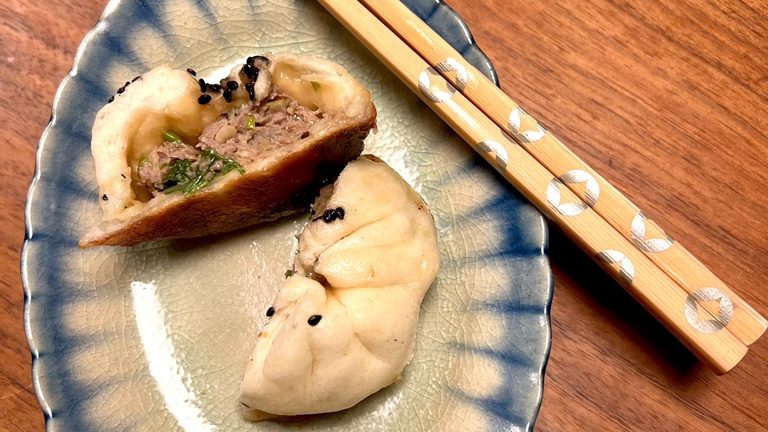 Sheng Jian Bao – Fried and steamed pork dumplings
