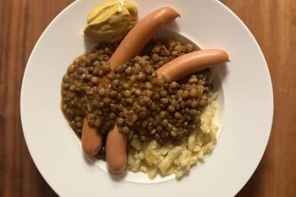 Linsen und Spätzle
