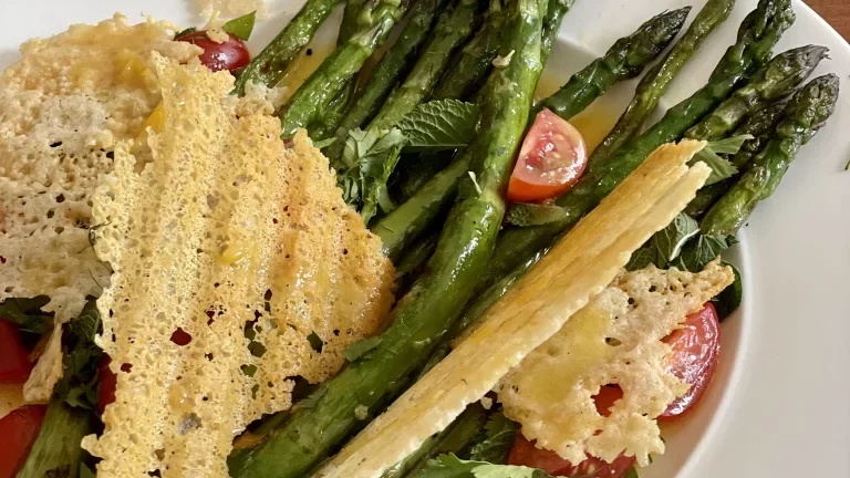 Asparagus salad with parmesan crisps