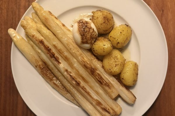 Gebratener Spargel mit Misobutter