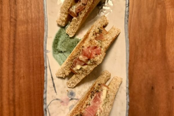 Tomato sandwich with furikake